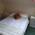 Bed and breakfast Launard House 4*