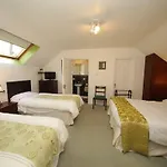 Launard House 4*