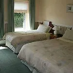 Bed & Breakfast Launard House 4*