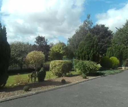 Bed & Breakfast Launard House 4*