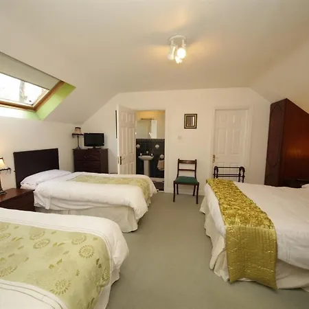 Nocleg ze śniadaniem Launard House 4*