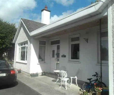 Launard House Nocleg ze śniadaniem