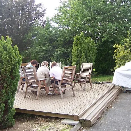 Launard House Nocleg ze śniadaniem 4*