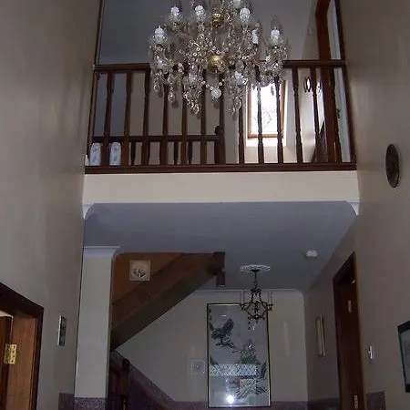 Oda ve Kahvaltı Launard House 4*