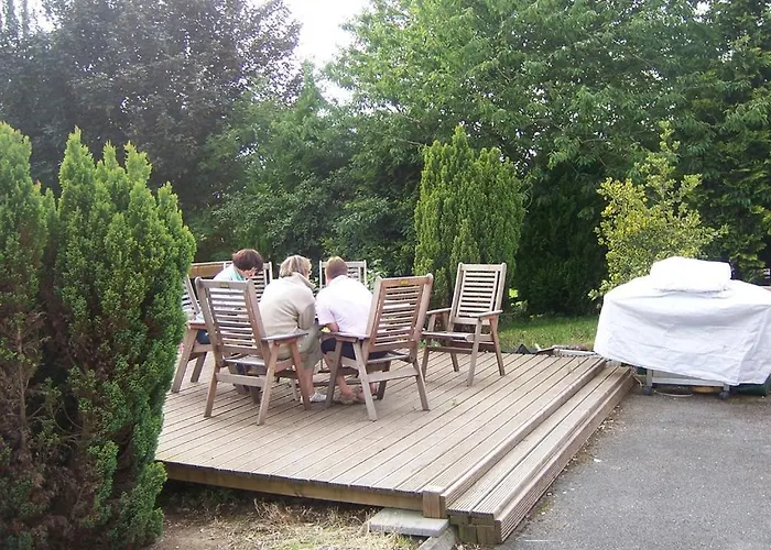 Launard House Panzió 4*