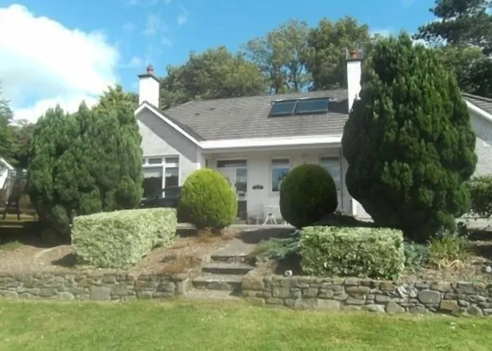 Launard House לינה וארוחת בוקר