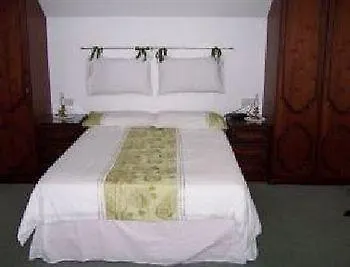 Launard House Panzió